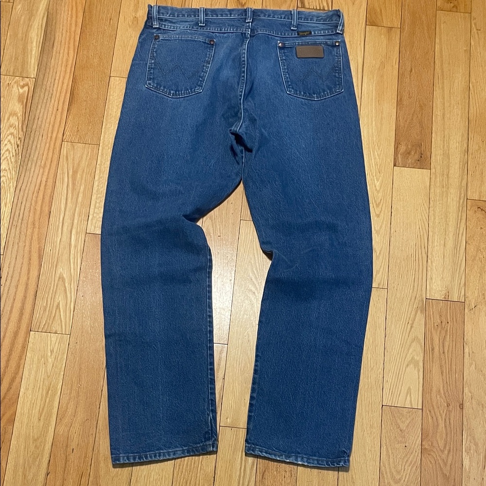Wrangler Men's Relaxed Straight Jeans in Dark Blue Denim